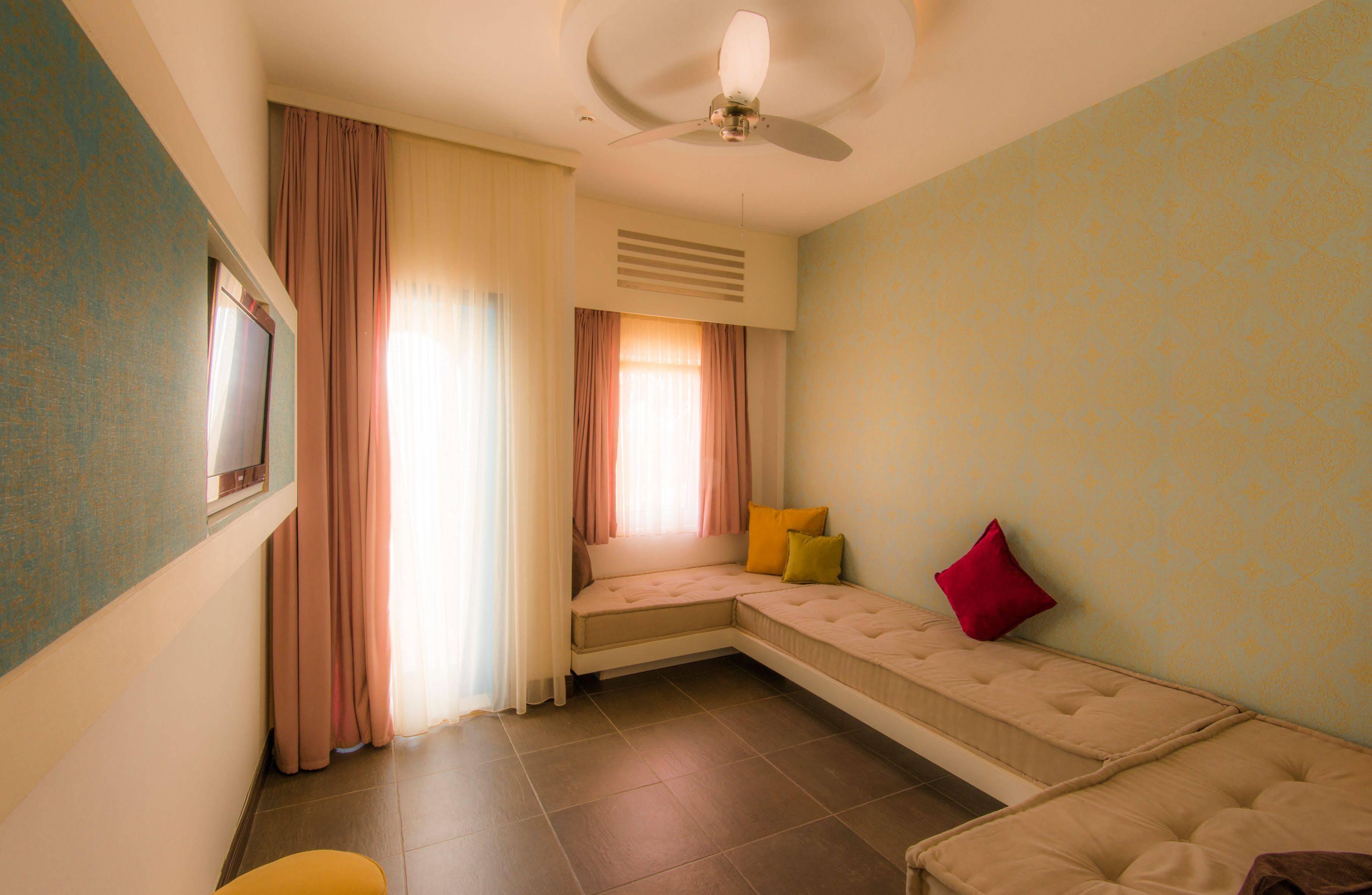 La Local Yalikavak Hotell Bodrum Exteriör bild